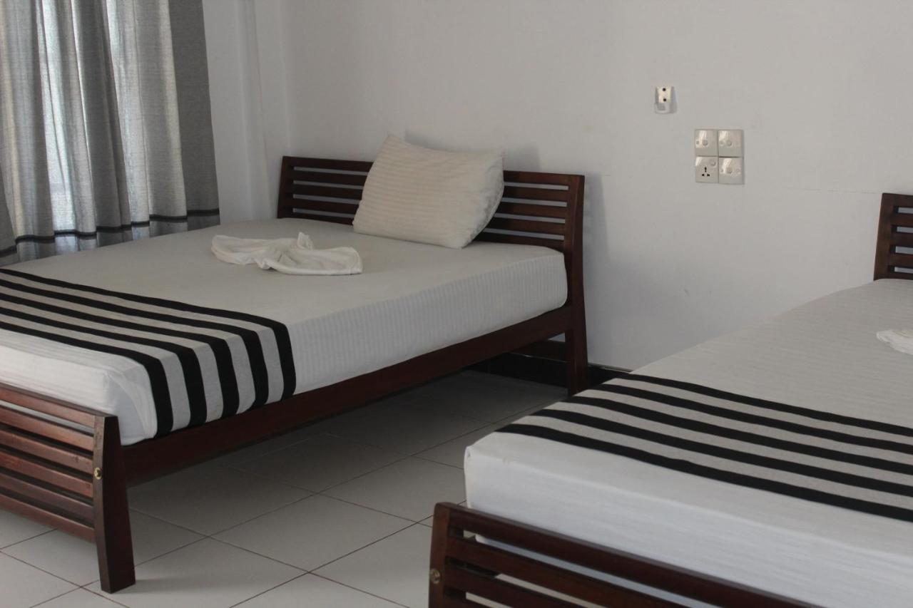 Kings Jay Hotel *