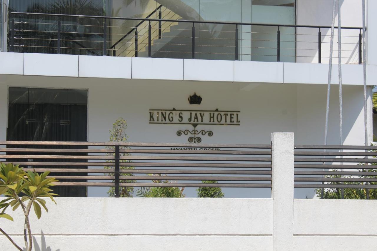 Kings Jay Hotel *